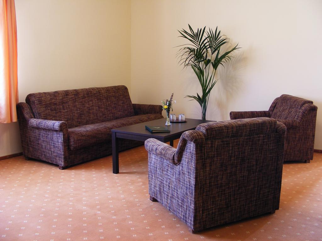 Motel Vector Găeşti Habitación foto