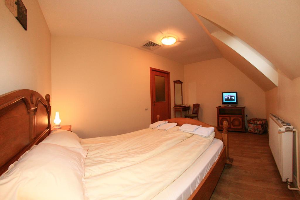 Motel Vector Găeşti Habitación foto