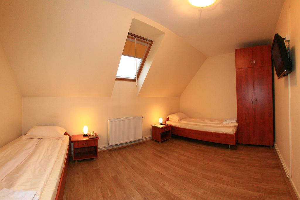 Motel Vector Găeşti Habitación foto