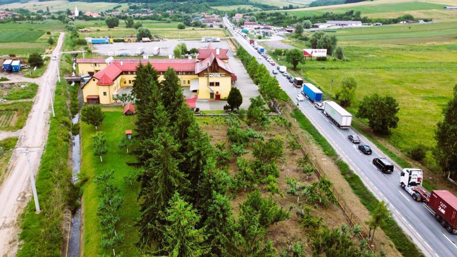 Motel Vector Găeşti Exterior foto