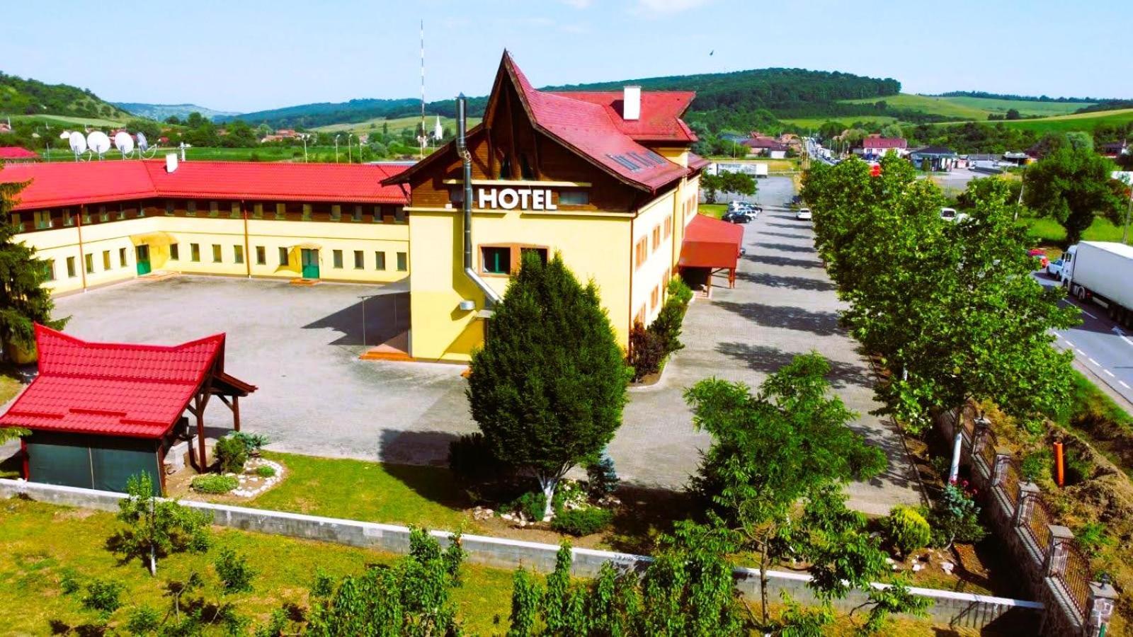 Motel Vector Găeşti Exterior foto