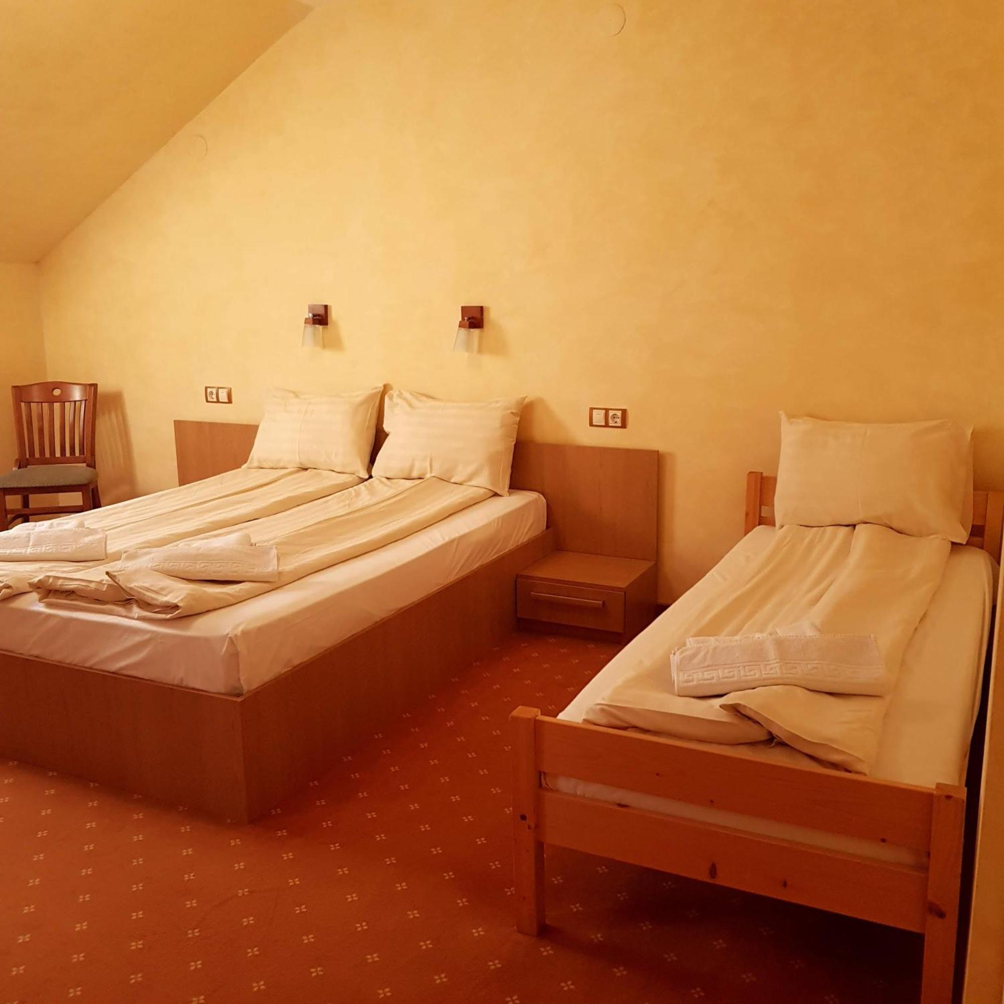 Motel Vector Găeşti Exterior foto